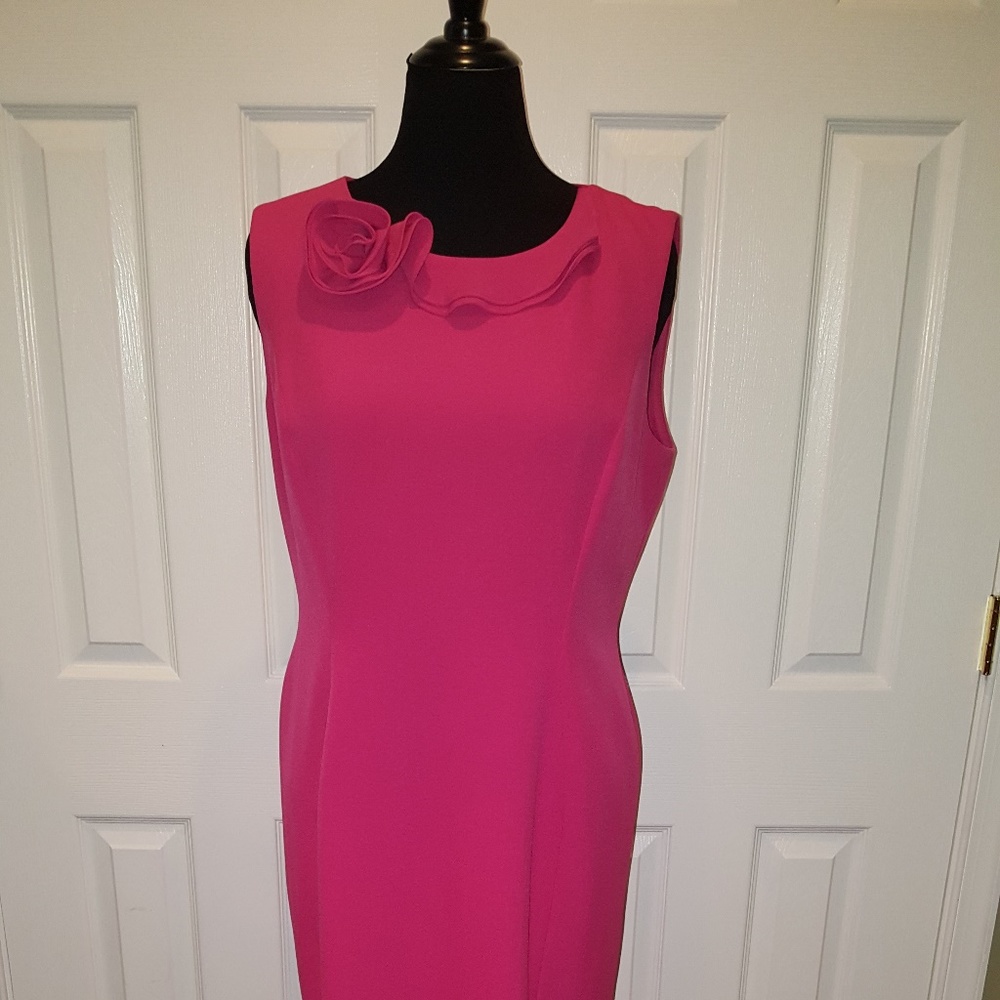 Beautiful Fuschia Sheath Dress with Flower